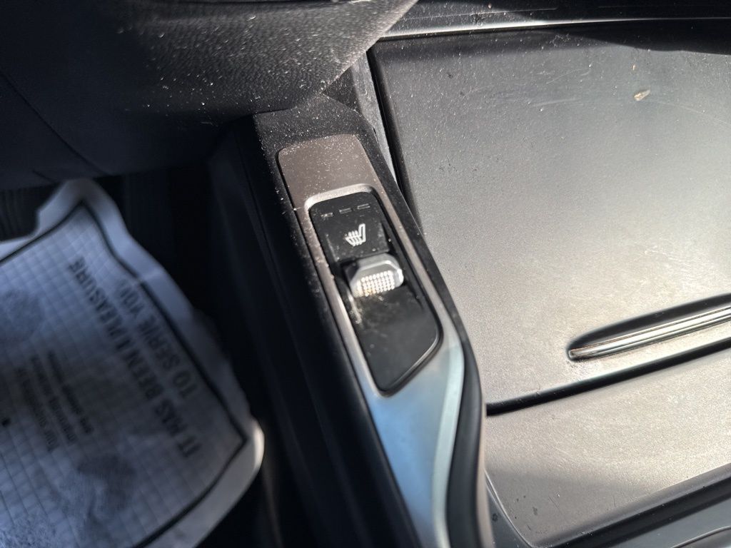 Vehicle image 29 of 32