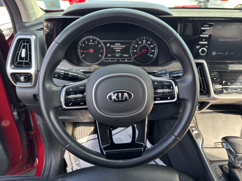 Vehicle image 23 of 32