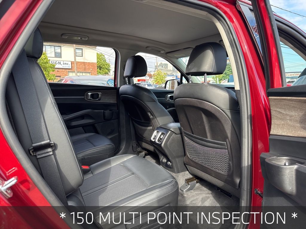 Vehicle image 13 of 32