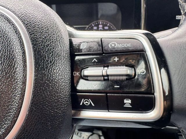 Vehicle image 23 of 38