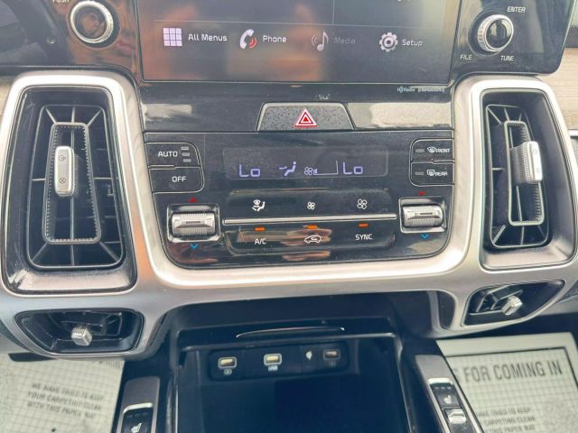 Vehicle image 22 of 38