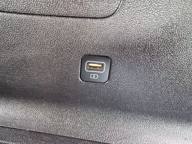 Vehicle image 26 of 38