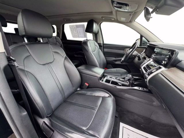 Vehicle image 13 of 38