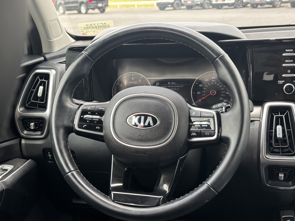 Vehicle image 27 of 33