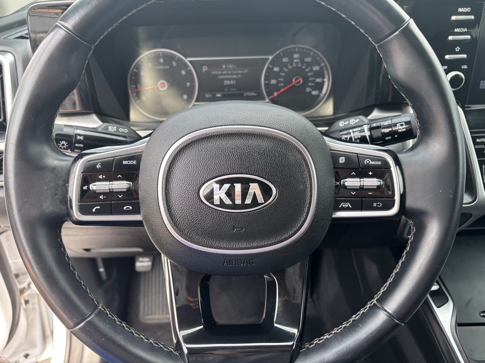 Vehicle image 15 of 33