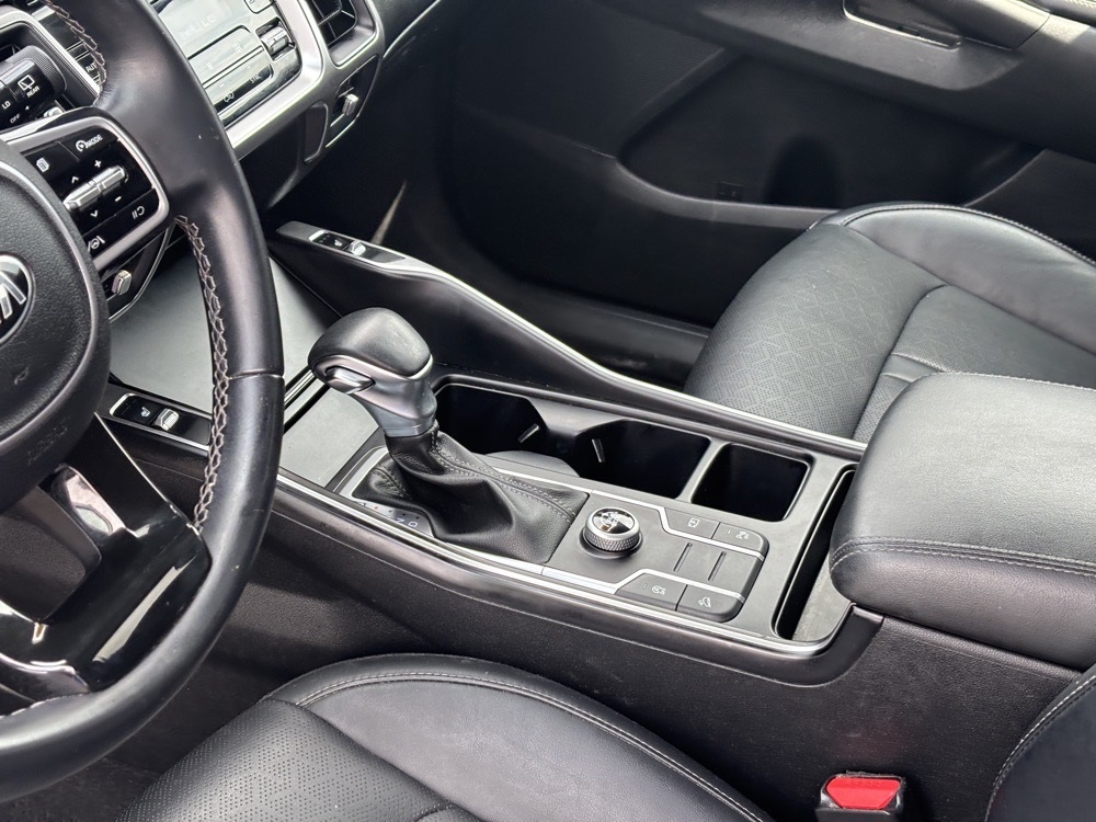 Vehicle image 12 of 33