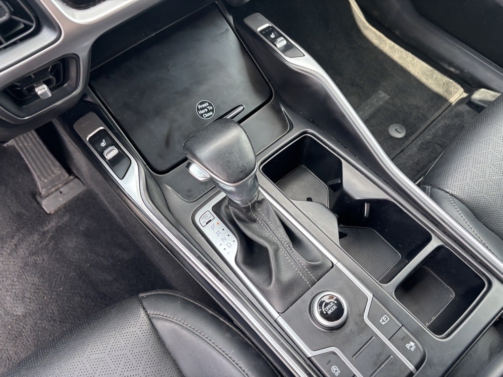 Vehicle image 18 of 33