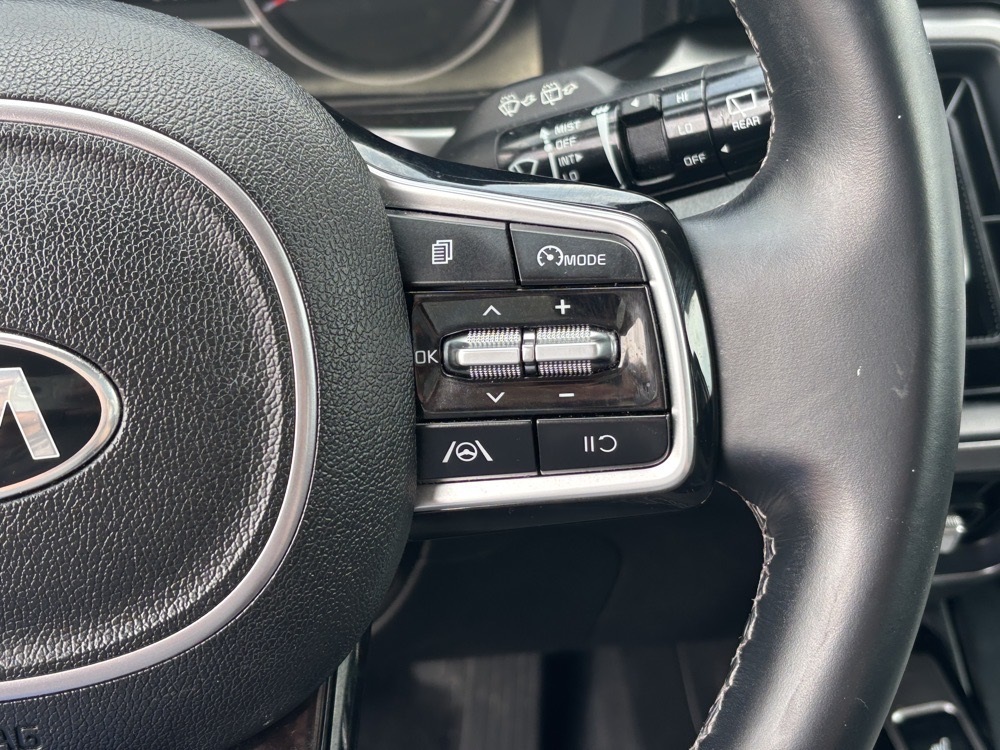 Vehicle image 16 of 33