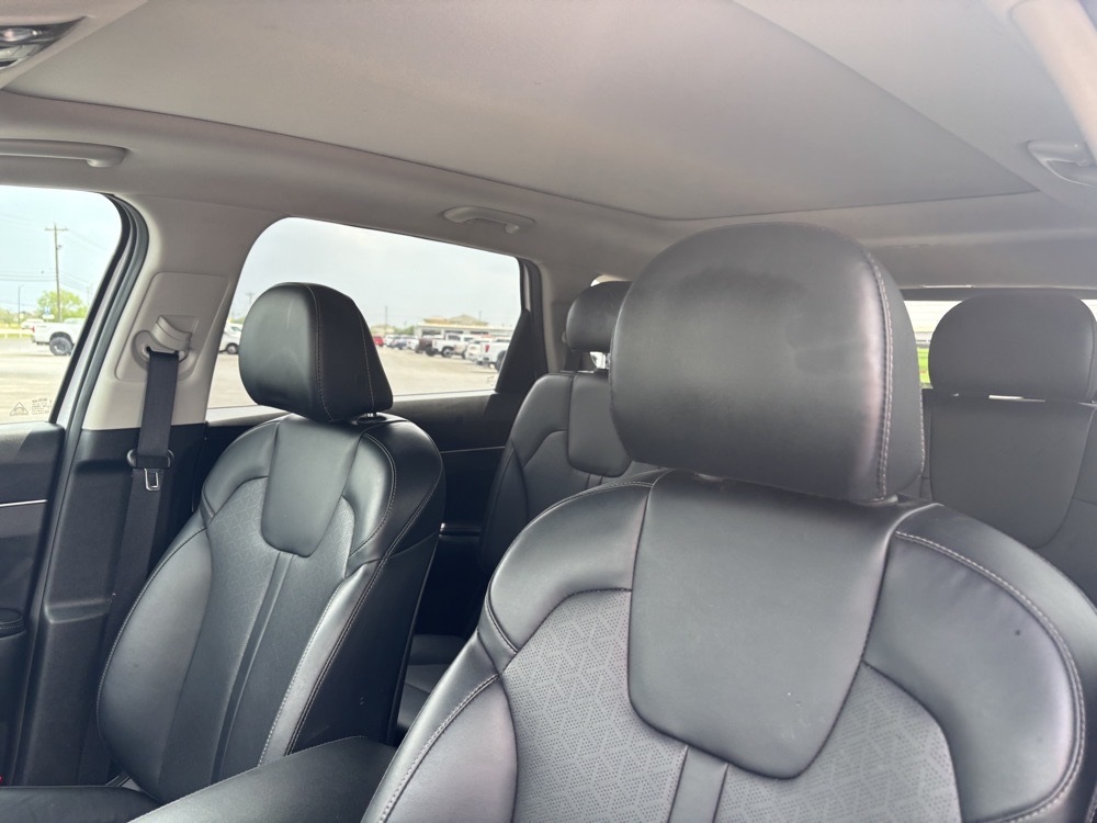 Vehicle image 13 of 33