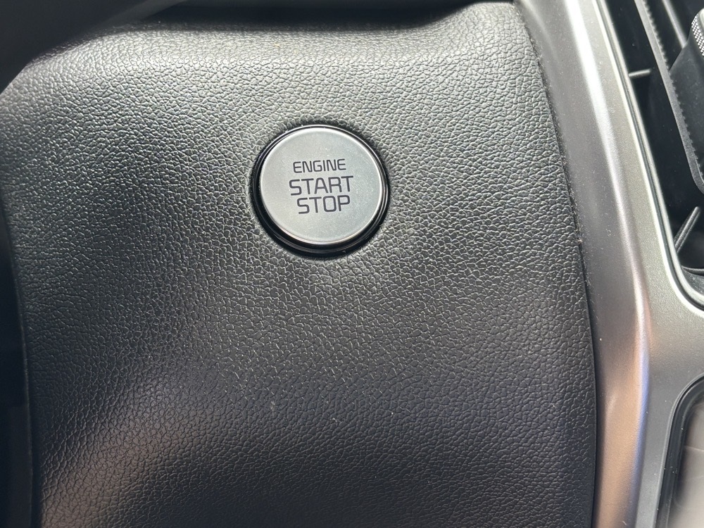 Vehicle image 22 of 33