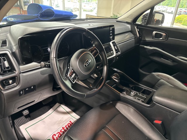 Vehicle image 10 of 33