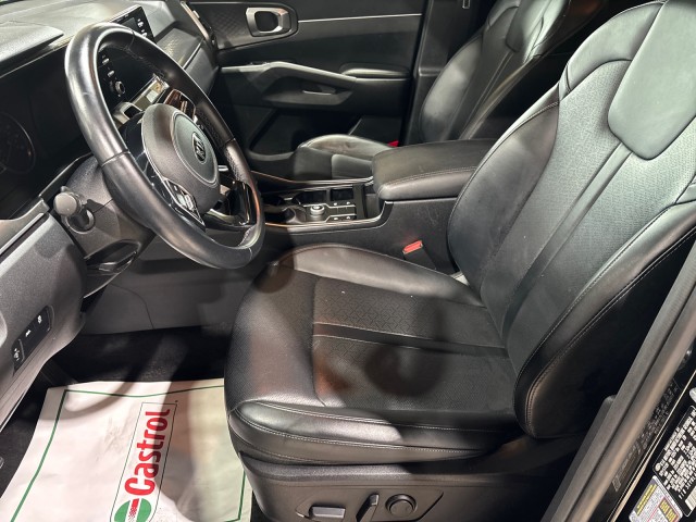 Vehicle image 9 of 33