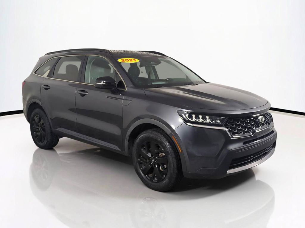 2021 Kia Sorento S Image 3 of 39
