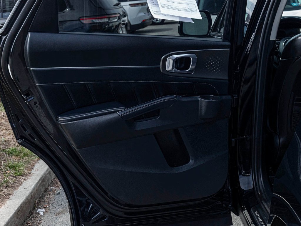 Vehicle image 11 of 38