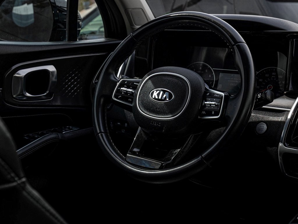 Vehicle image 21 of 38