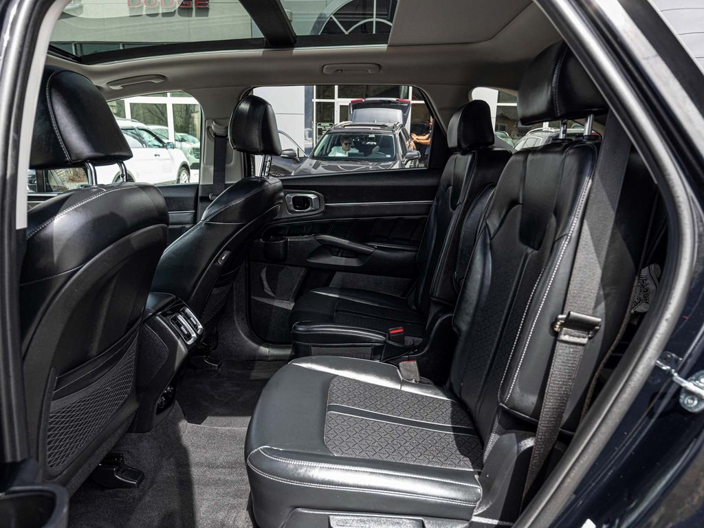 Vehicle image 24 of 38