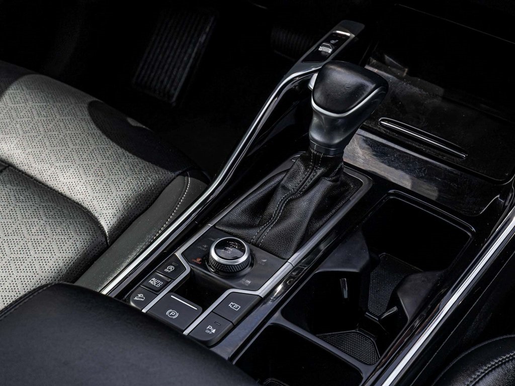 Vehicle image 22 of 38