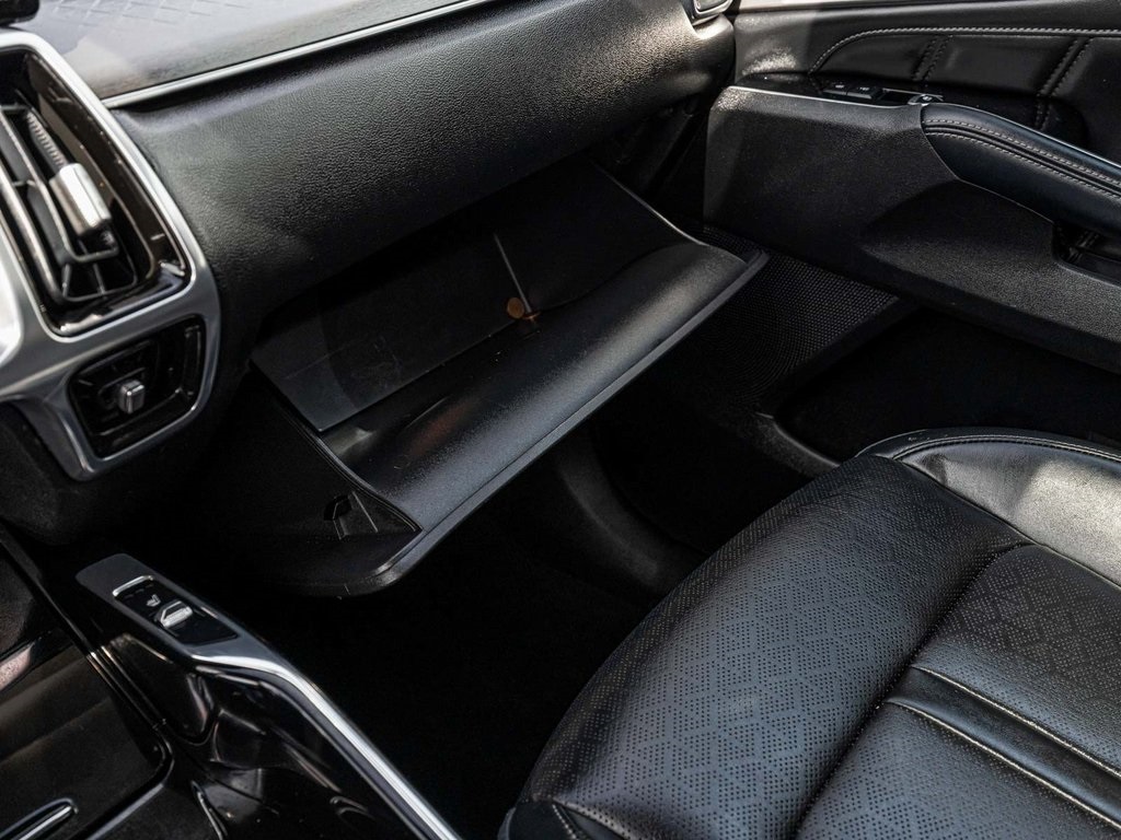 Vehicle image 16 of 38