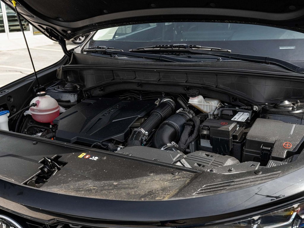 Vehicle image 33 of 38
