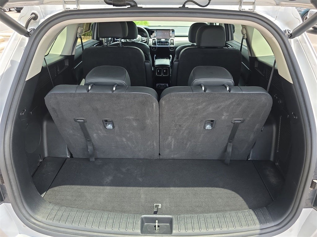Vehicle image 28 of 31