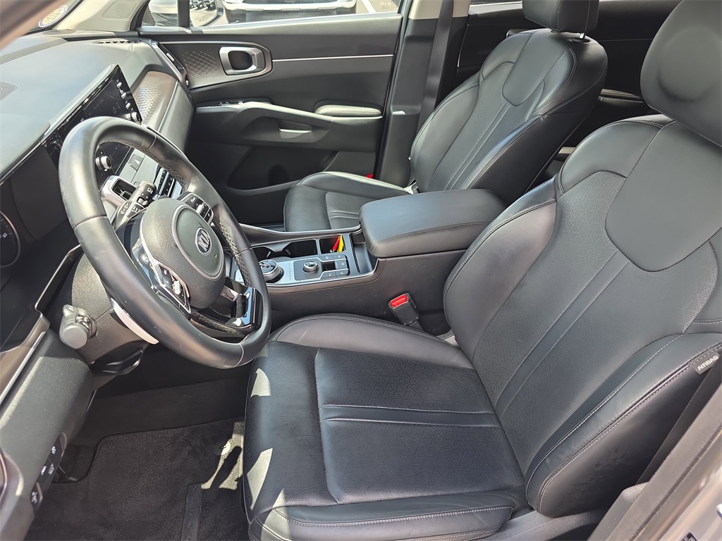 Vehicle image 18 of 31
