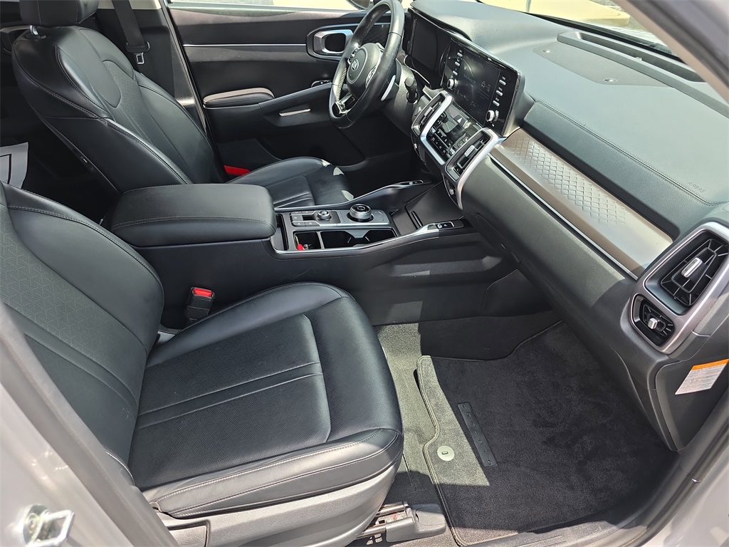Vehicle image 26 of 31