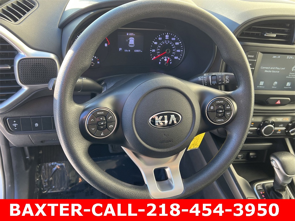 Vehicle image 17 of 28