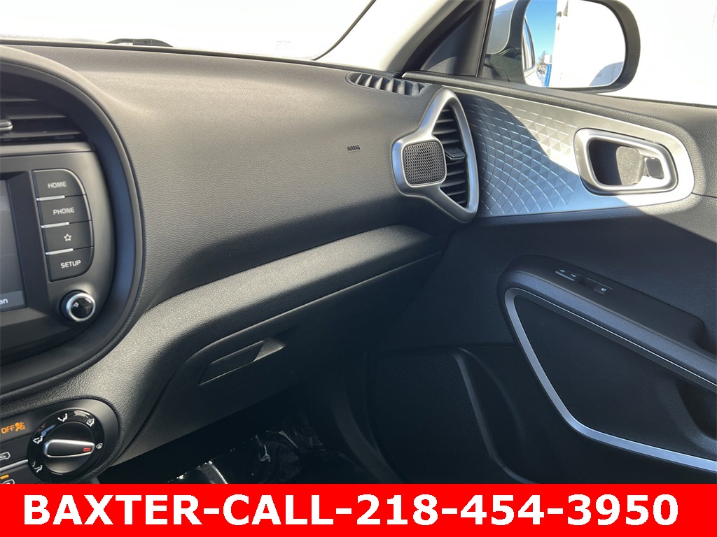 Vehicle image 25 of 28