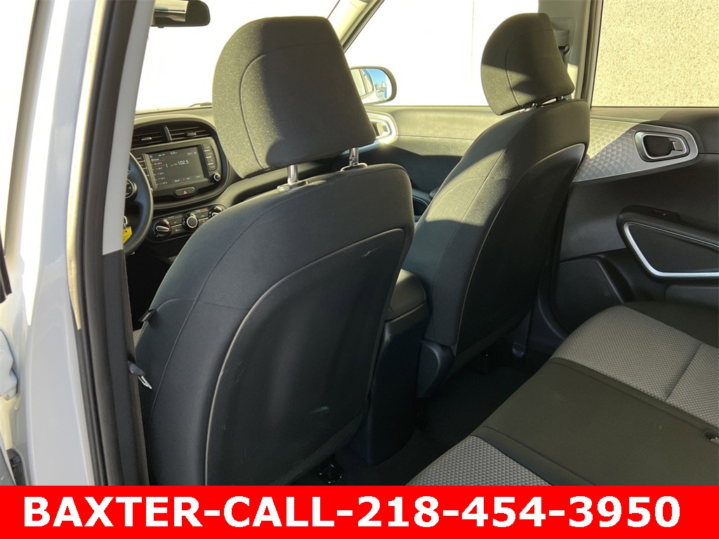 Vehicle image 27 of 28