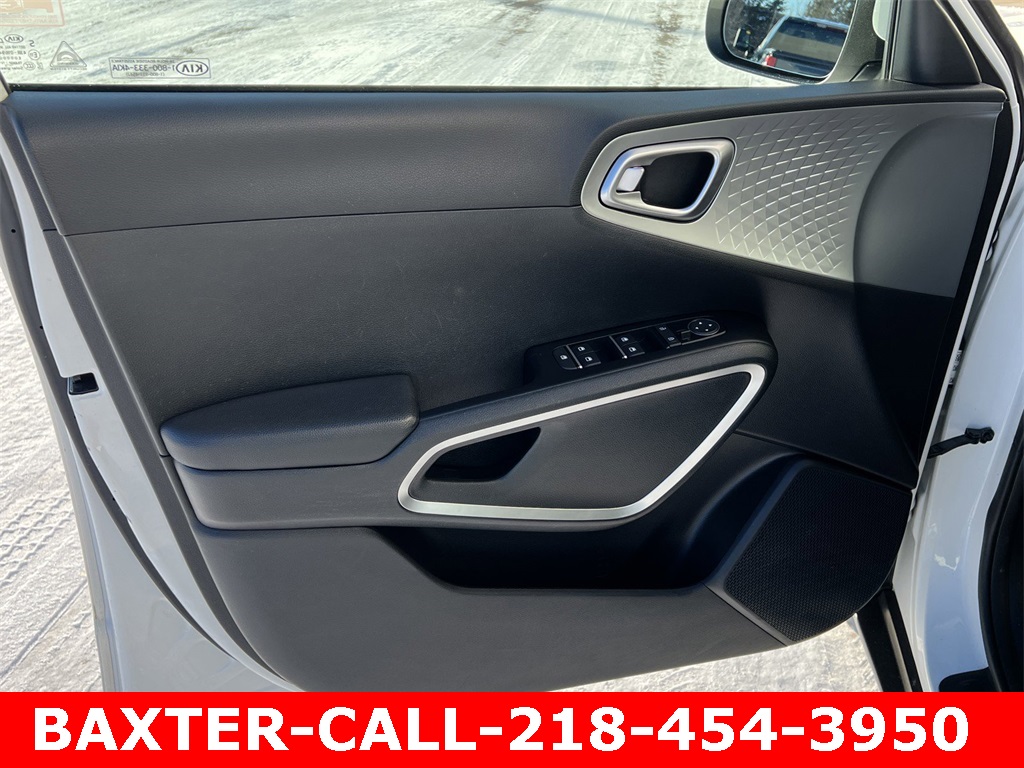 Vehicle image 9 of 28