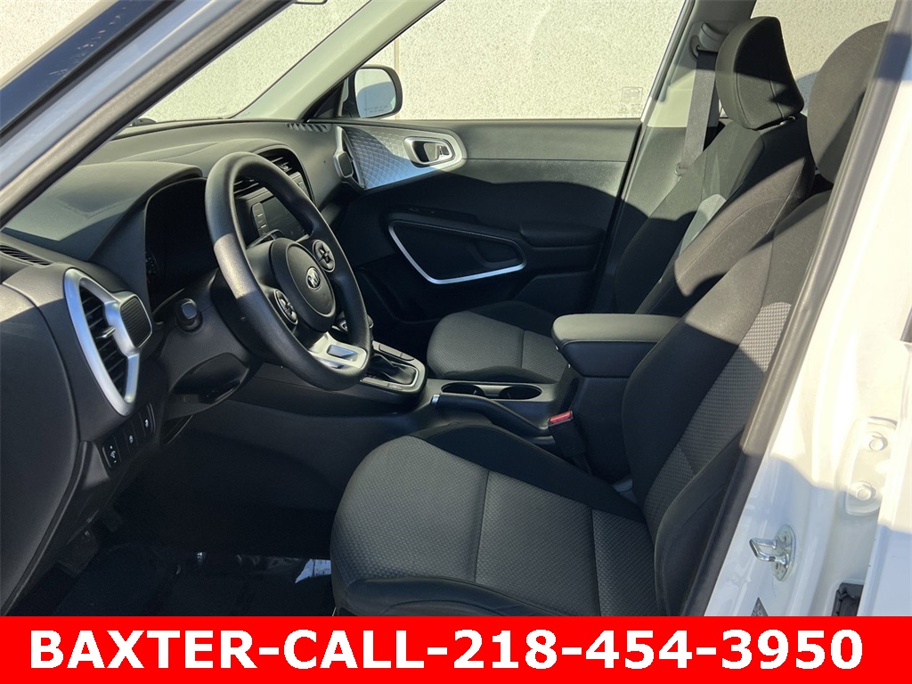 Vehicle image 13 of 28