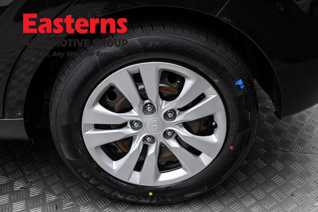 Vehicle image 41 of 60