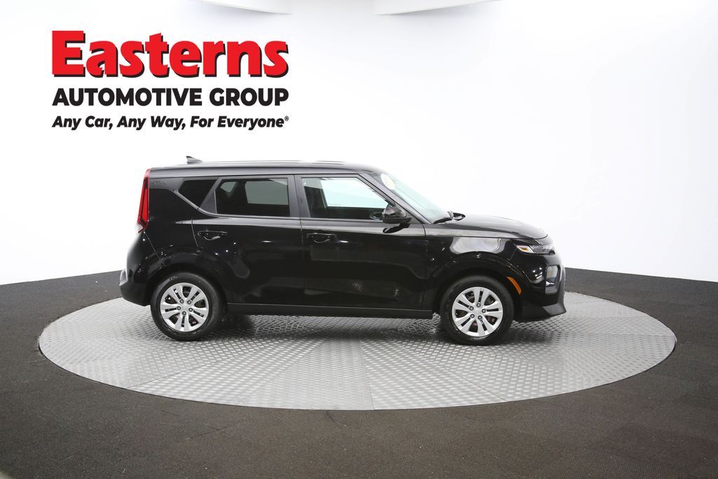 Vehicle image 18 of 60