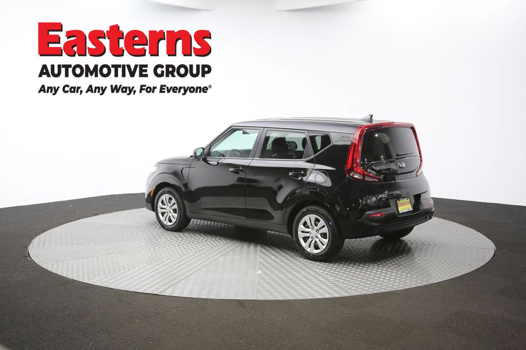 Vehicle image 33 of 60