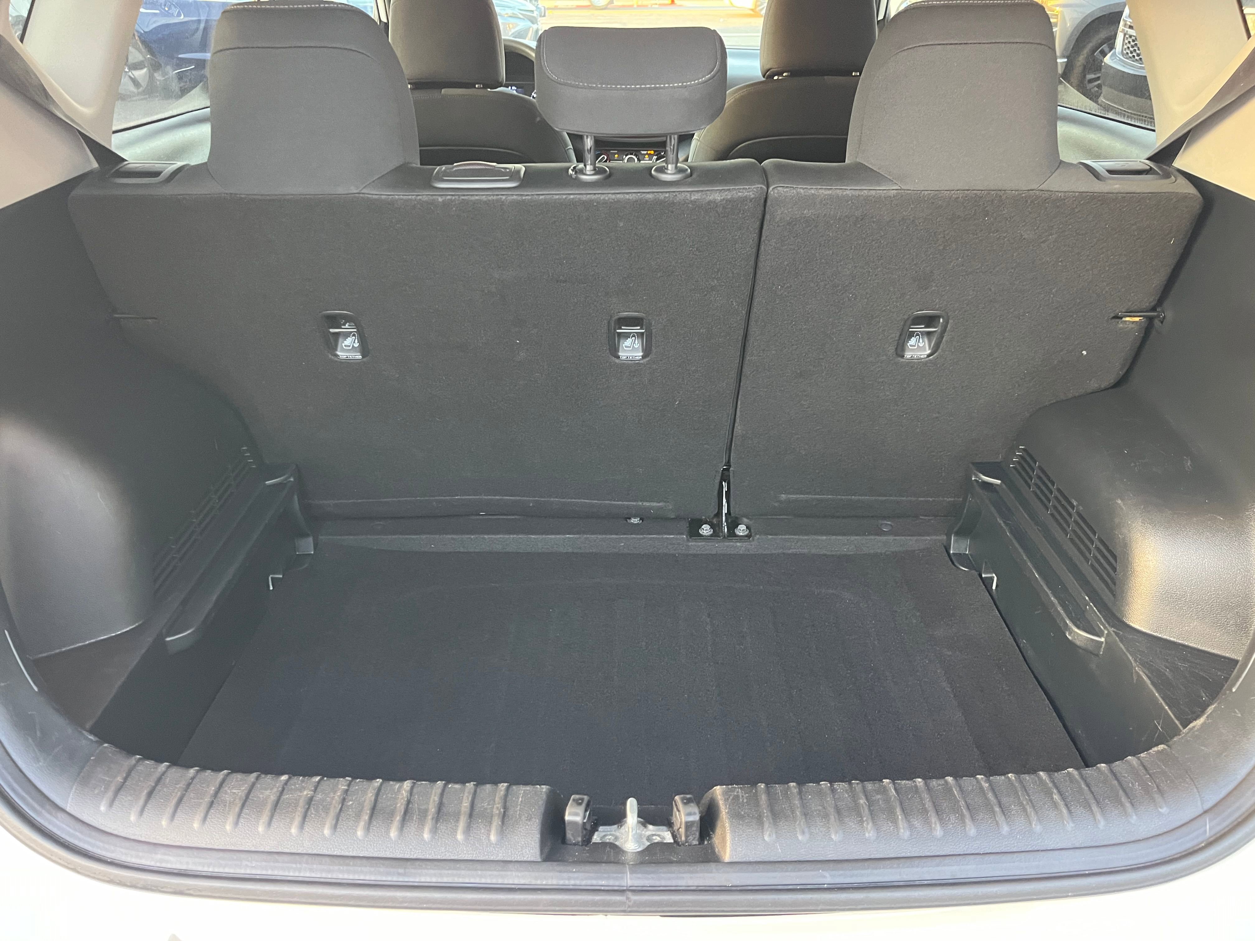 Vehicle image 23 of 59
