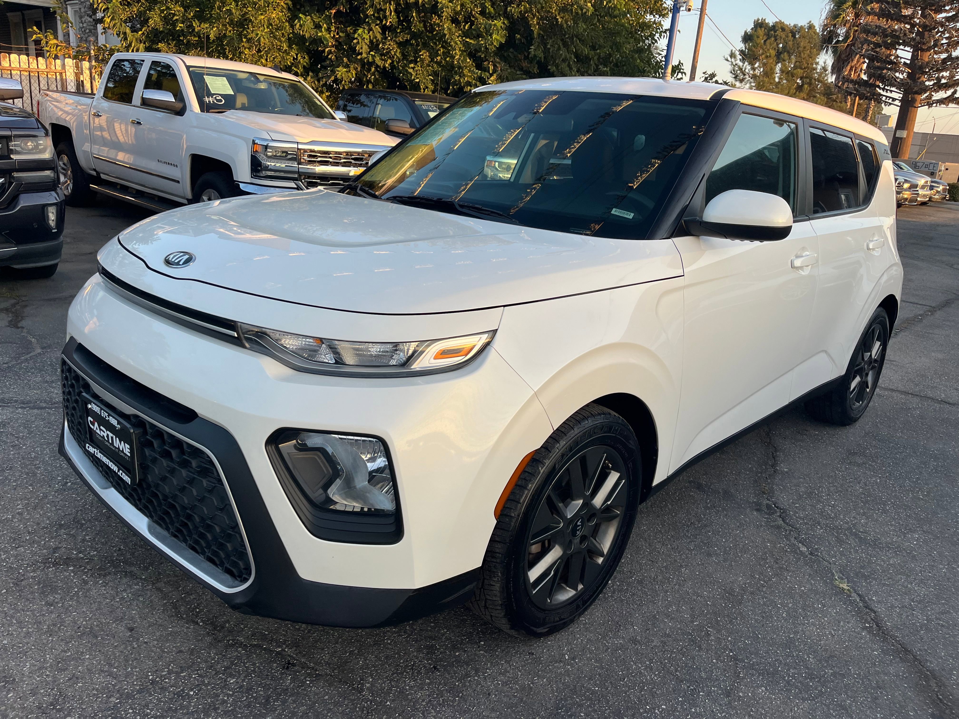 Vehicle image 3 of 59