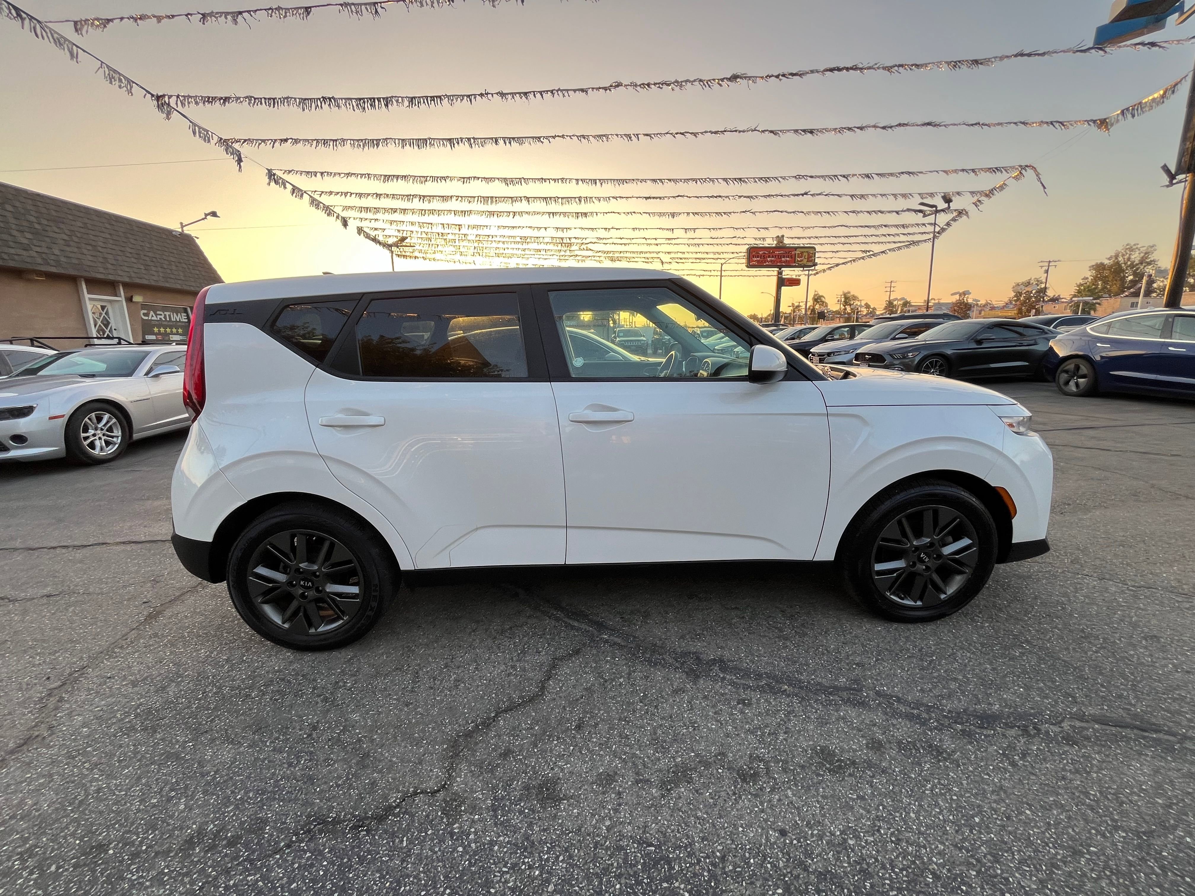 Vehicle image 13 of 59