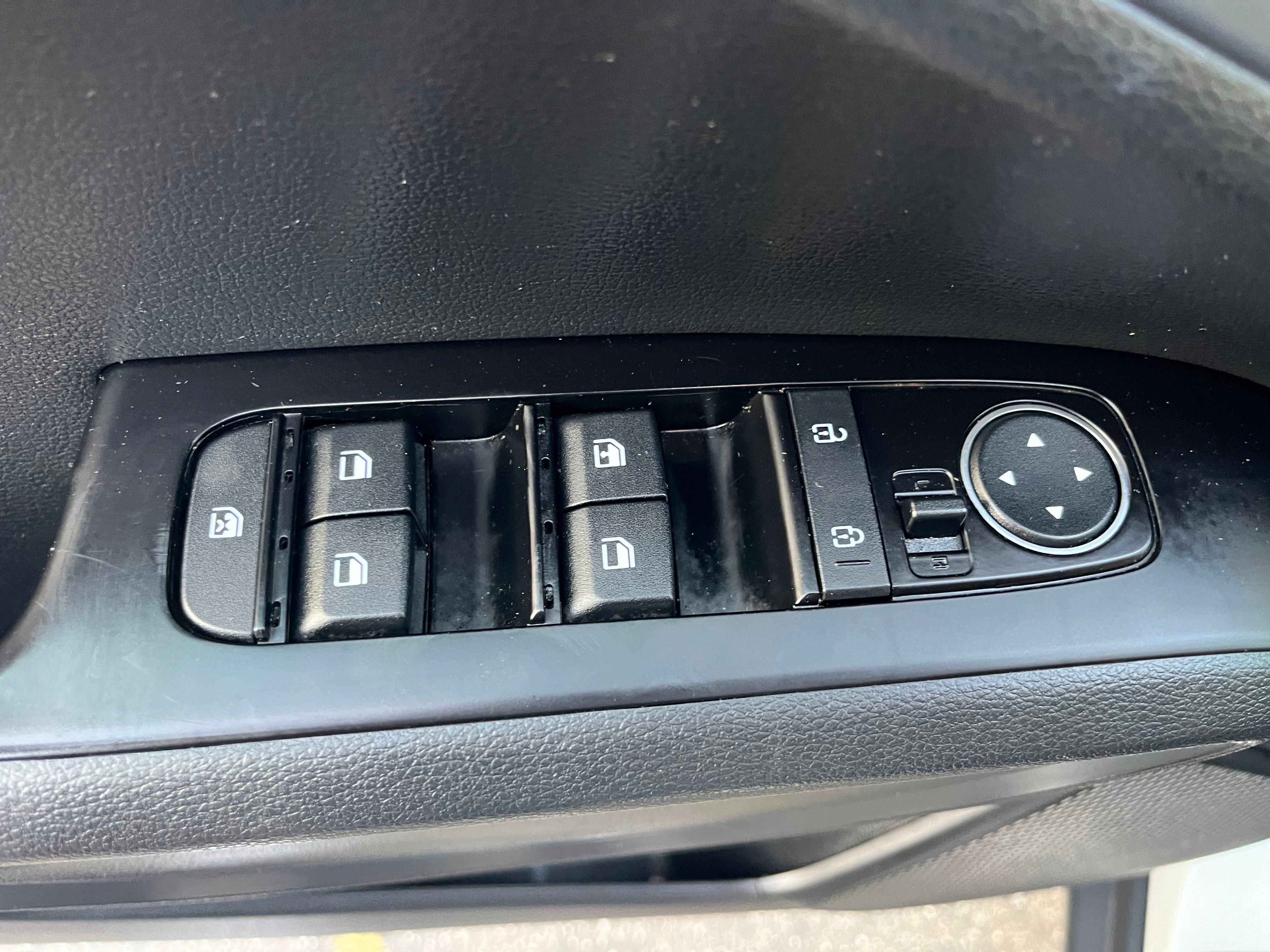 Vehicle image 31 of 59