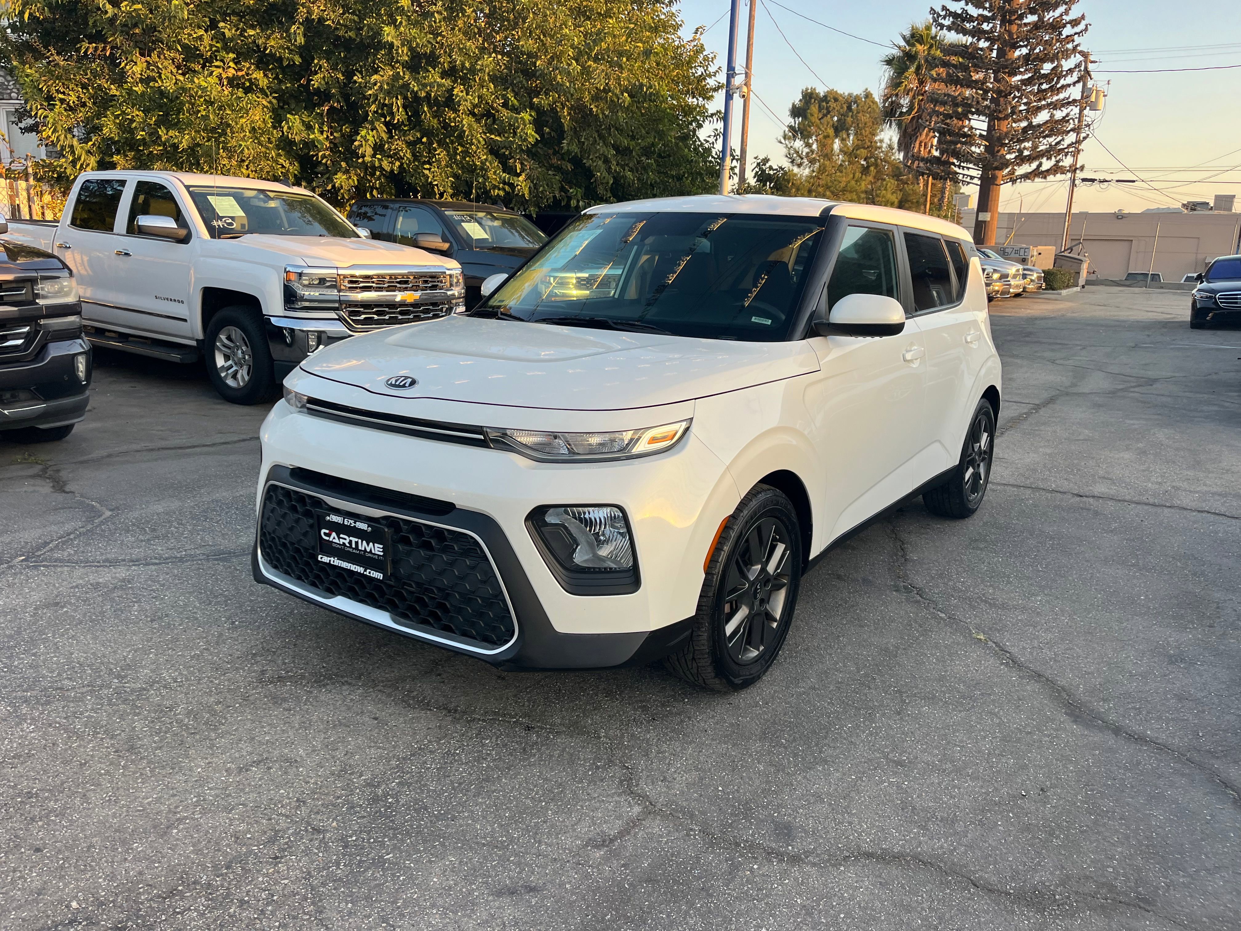Vehicle image 4 of 59