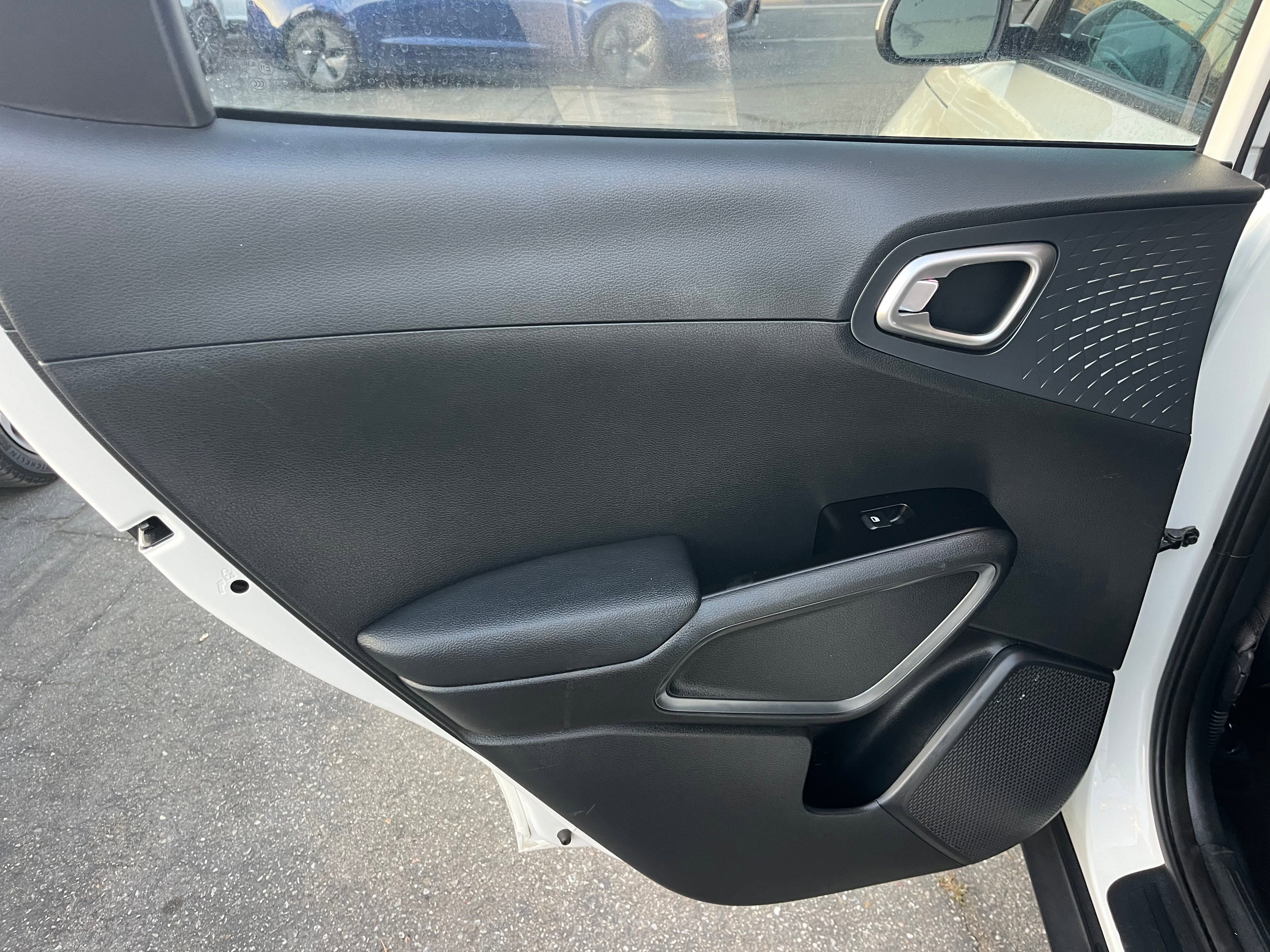 Vehicle image 25 of 59