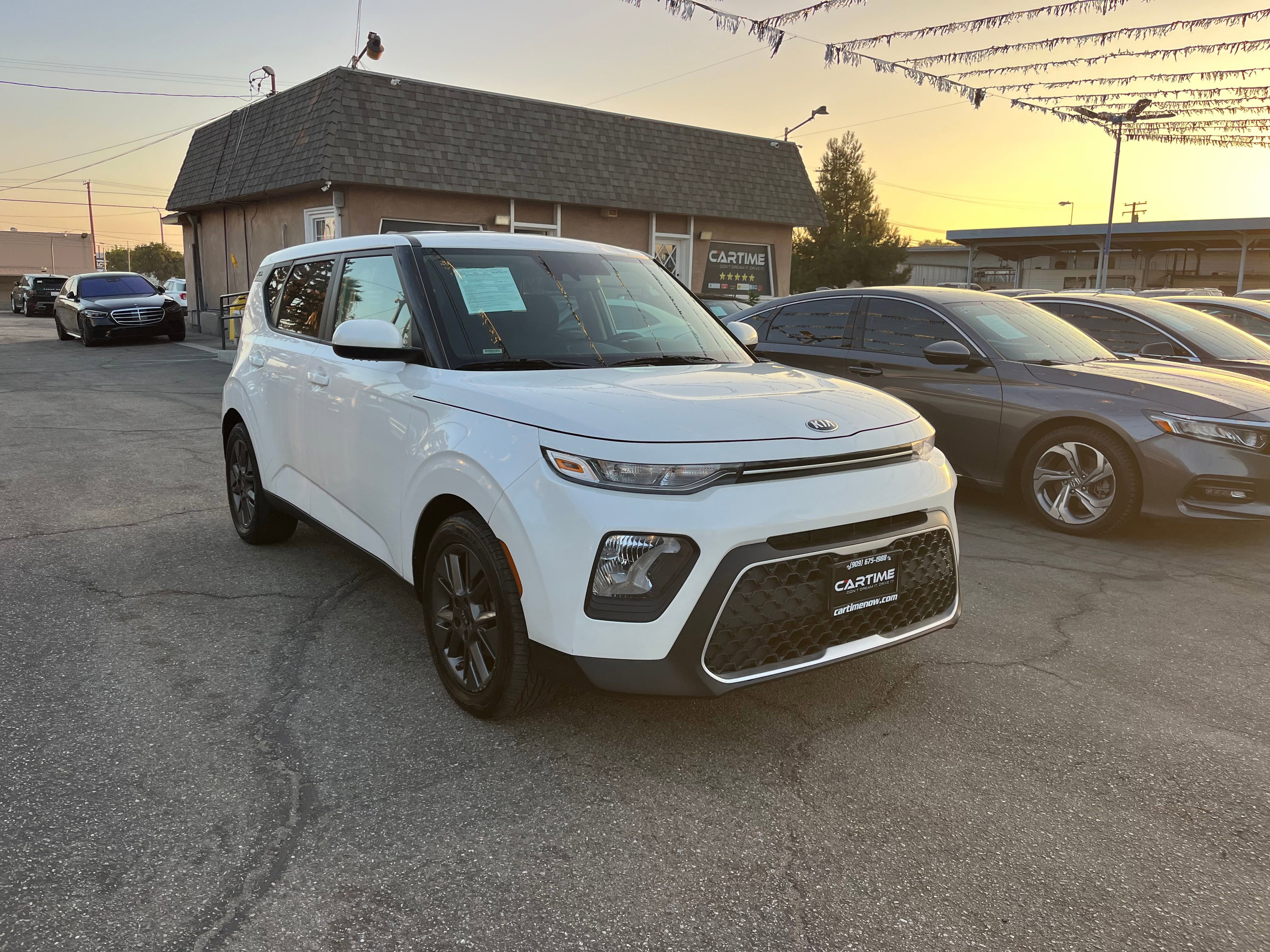 Vehicle image 10 of 59