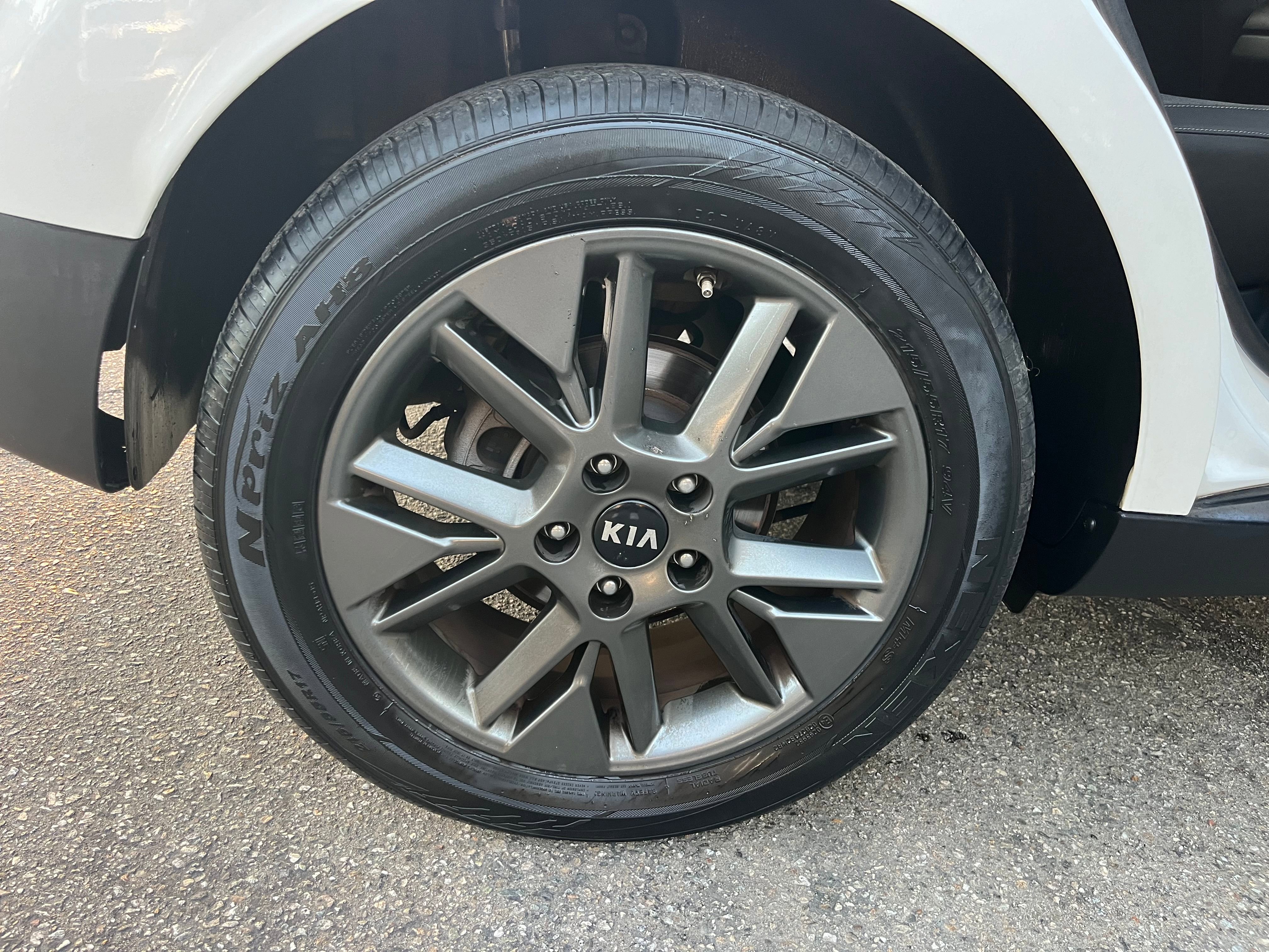 Vehicle image 56 of 59