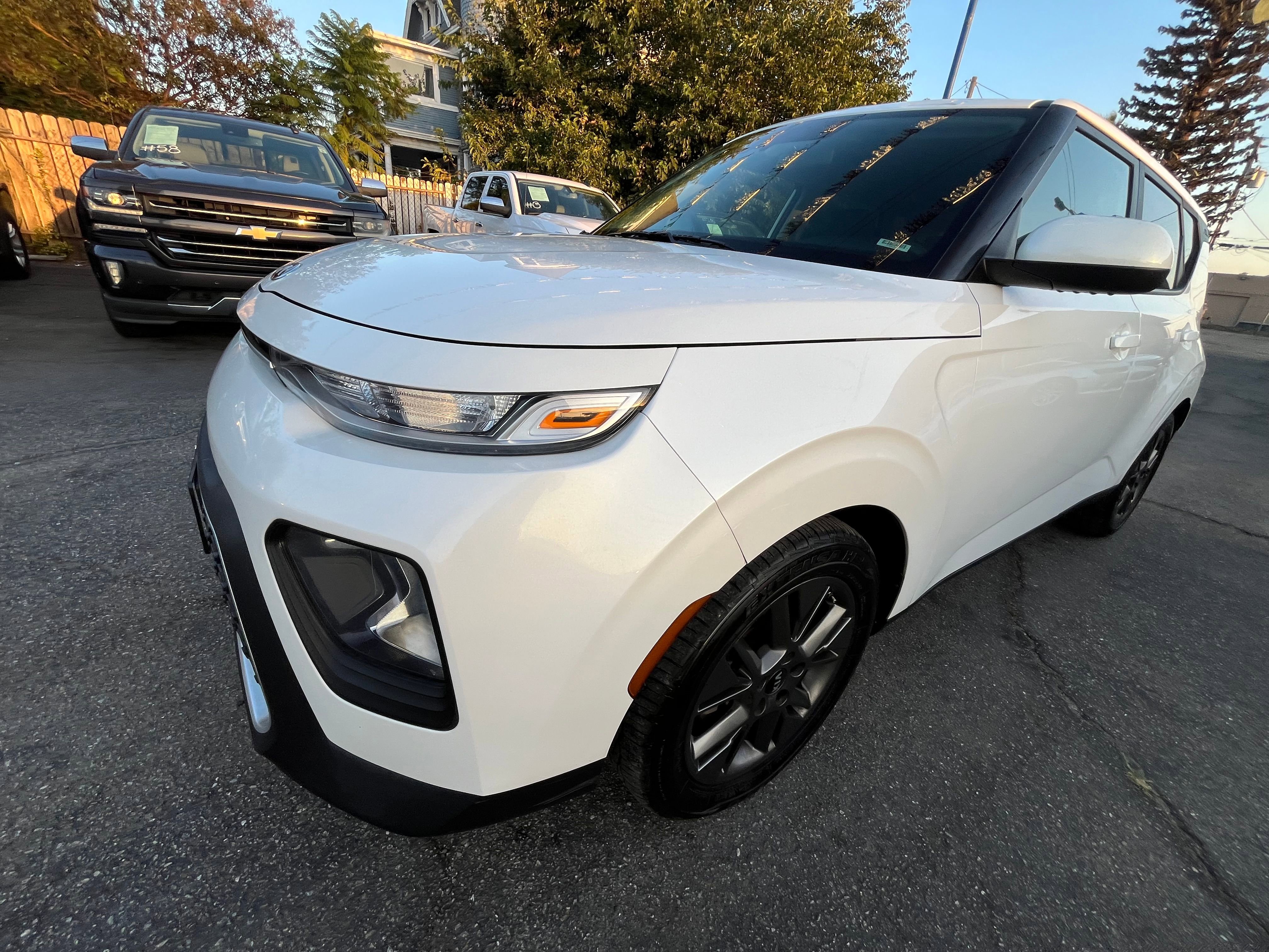 Vehicle image 5 of 59