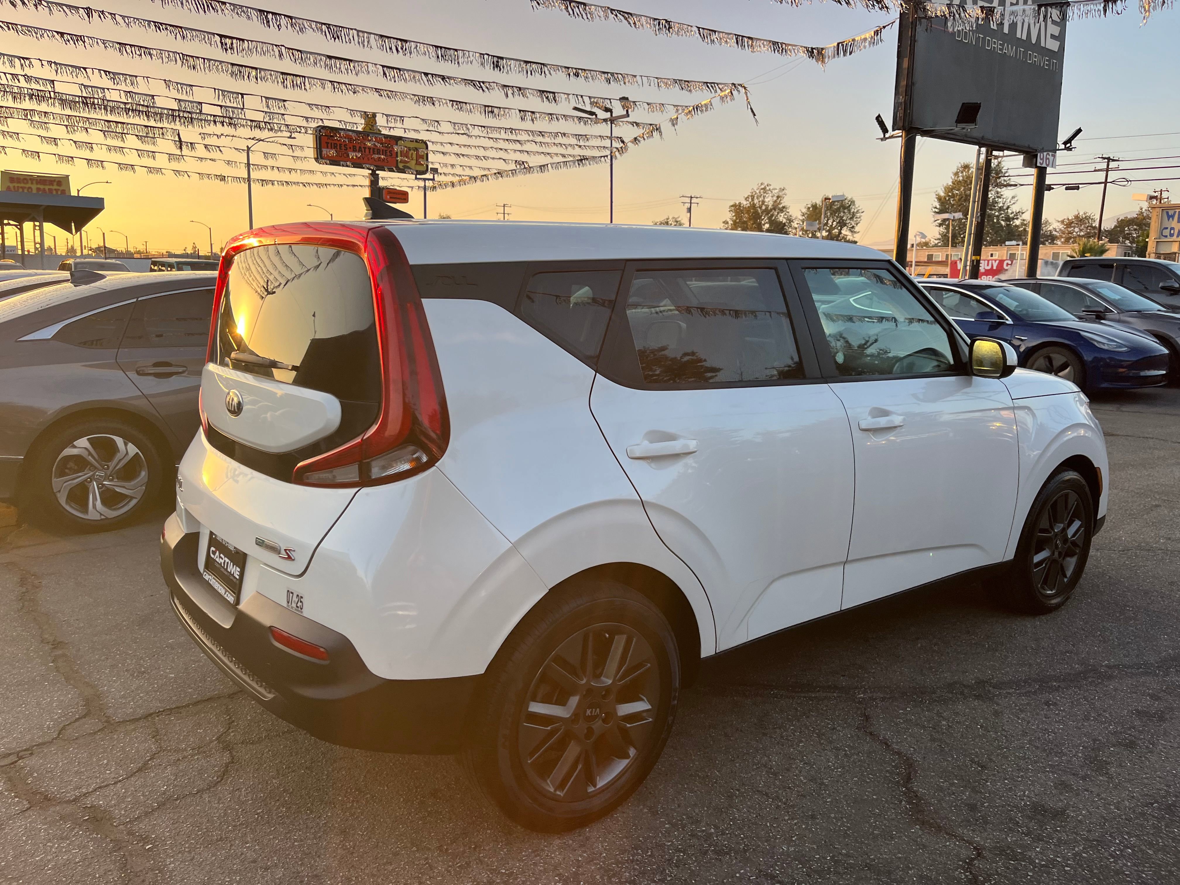 Vehicle image 16 of 59