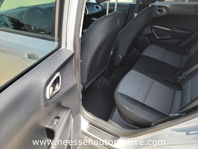 Vehicle image 14 of 37