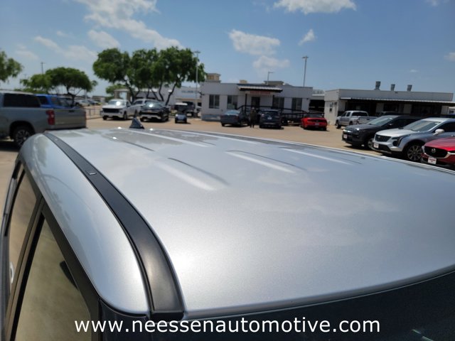 Vehicle image 9 of 37
