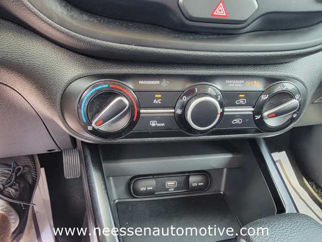 Vehicle image 28 of 37