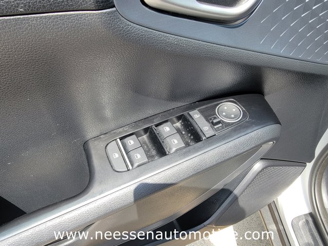 Vehicle image 18 of 37