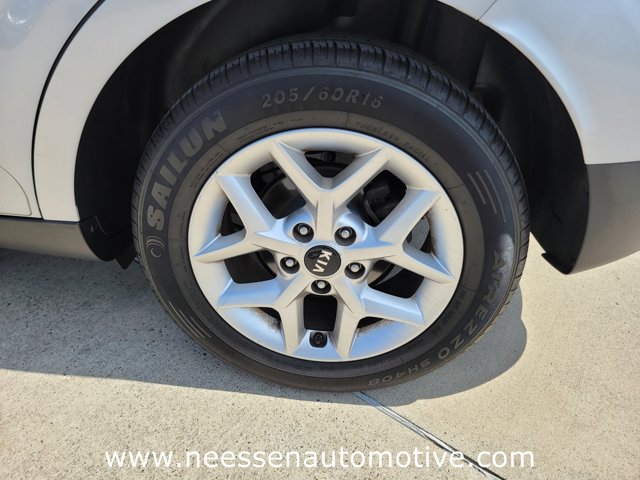 Vehicle image 34 of 37