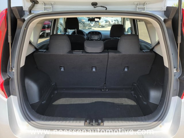 Vehicle image 13 of 37